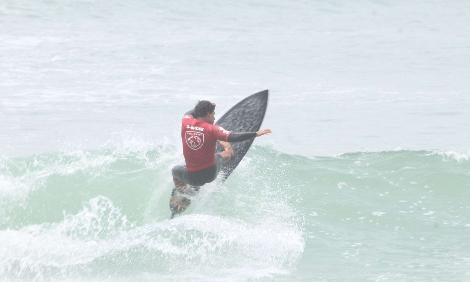Buenas olas y gran nivel en la primera fecha de la Copa Heliocare 2021 FENTA Perú