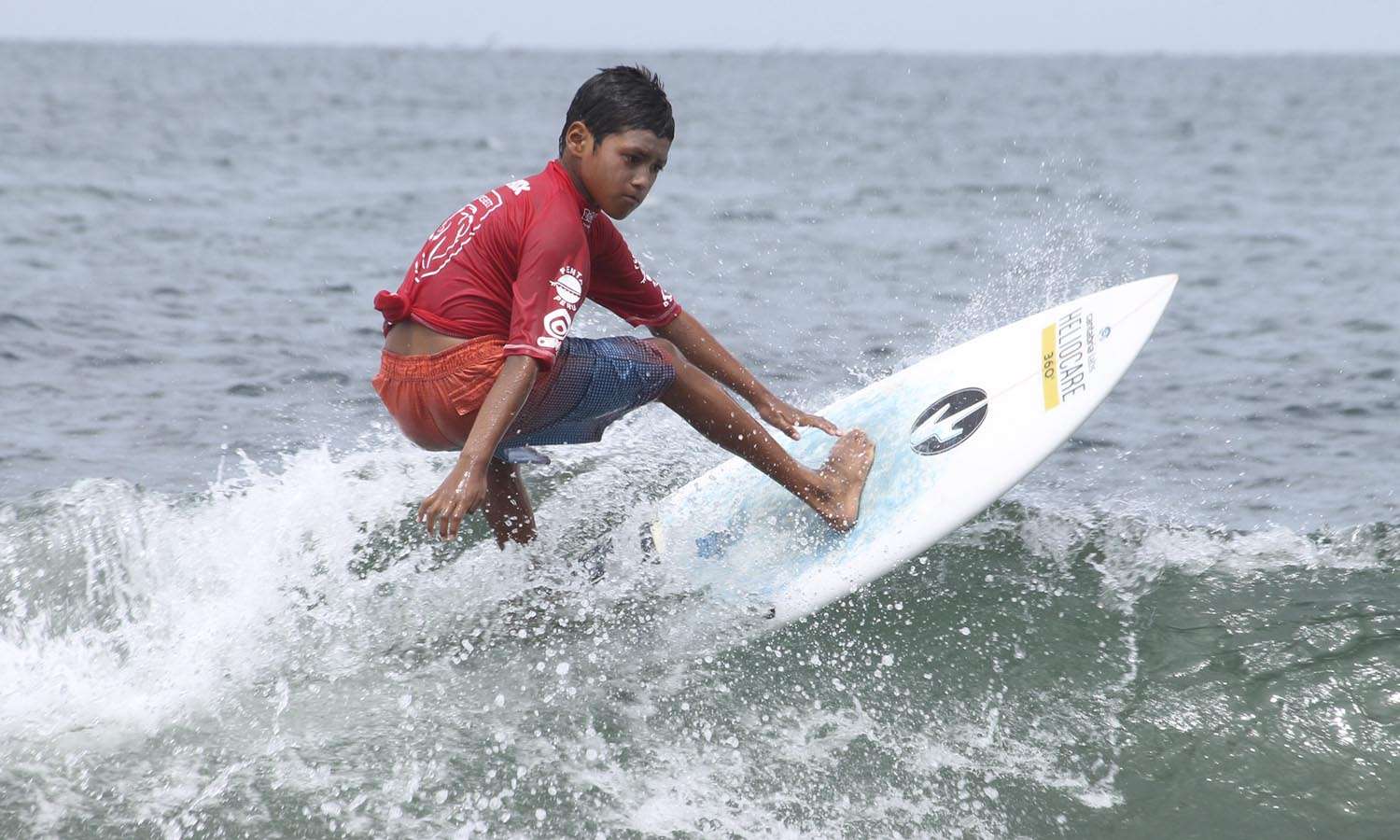 JACO VALDIVIEZO Y FACUNDO CASTAÑEDA GRANDES PROMESAS DEL SURF PERUANO FENTA Perú