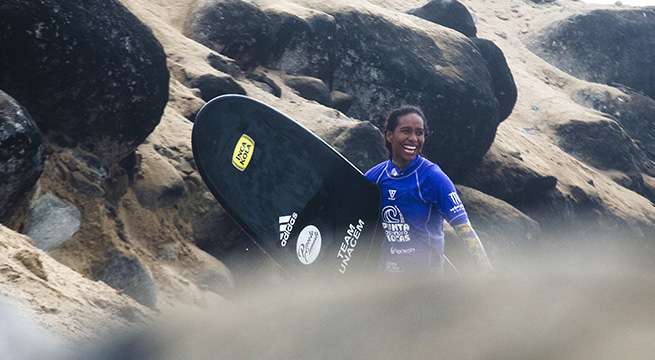 Peruanos en finales de Longboard y niña prodigio del surf  en el Punta Rocas Open Pro FENTA Perú