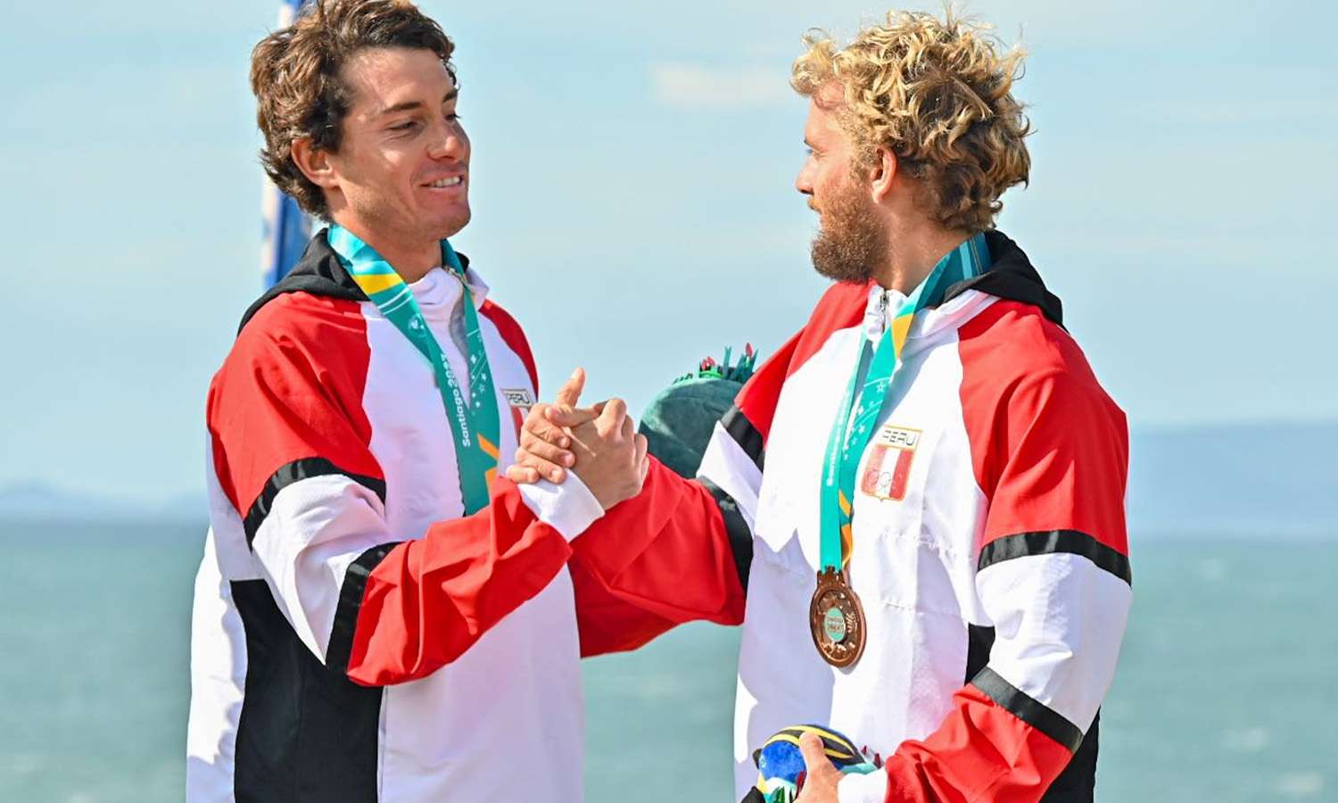 PERÚ QUEDA EN PRIMER LUGAR EN EL MEDALLERO DE SURF EN SANTIAGO 2023. FENTA Perú