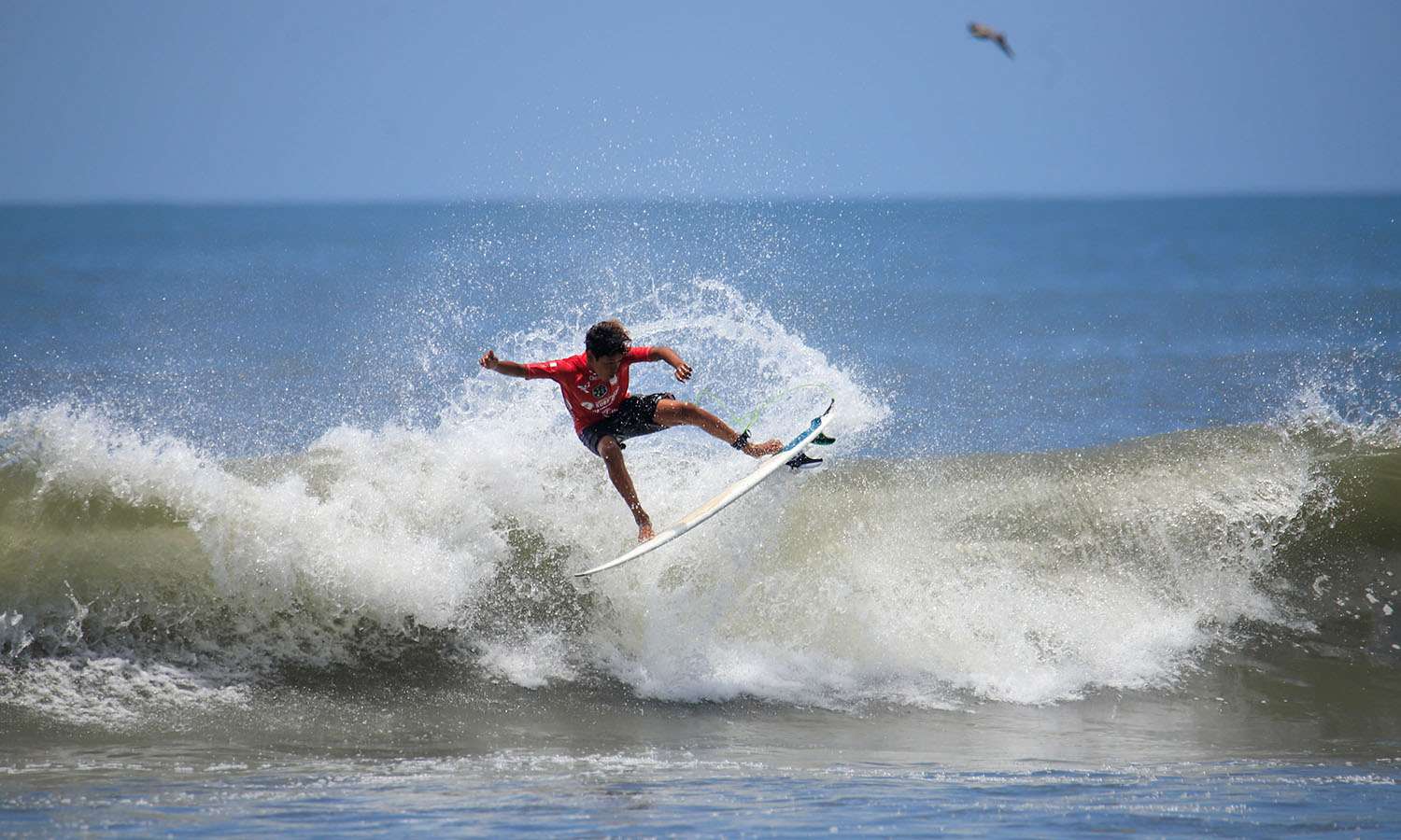 Primer Día de Competencia del Circuito Peruano de Surf 2025 FENTA Perú