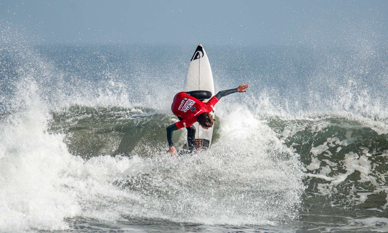 Chicama brilla en el primer día del Sudamericano de Surf – Copa Centenario de Rázuri 2025 FENTA Perú